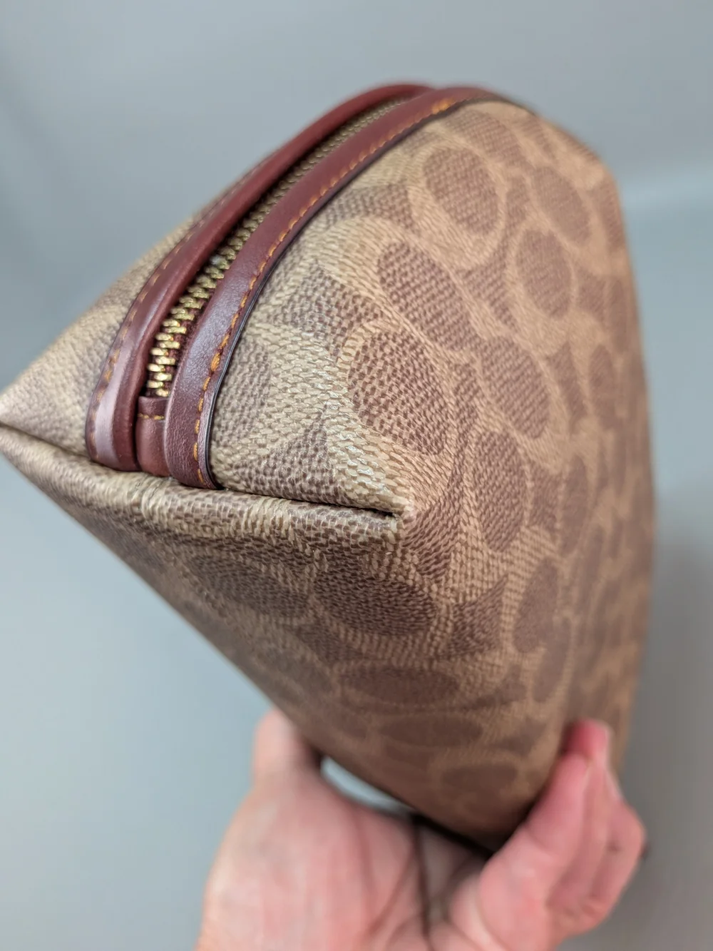 COACH Cosmetic Pouch Julienne Case 22 Coated Canvas Signature C3488 Zip Domed